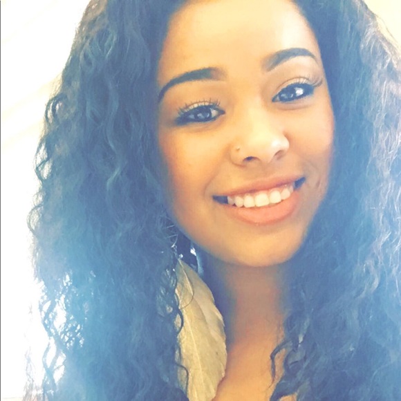 Meet your Posher, Alisha - Picture 1 of 1